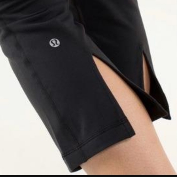 Lululemon Tadasana Crop Capri - Picture 3 of 3